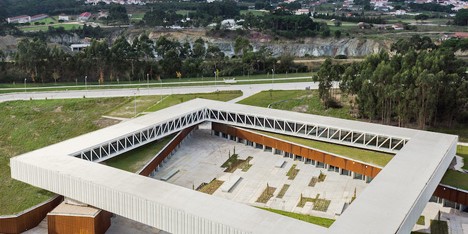 Óbidos Technological Park Main Building by Jorge Mealha
