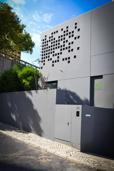 Office Conversion in Cascais by GGLL Atelier
