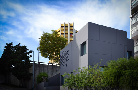 Office Conversion in Cascais by GGLL Atelier