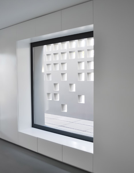 Office Conversion in Cascais by GGLL Atelier
