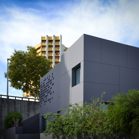 Office Conversion in Cascais by GGLL Atelier