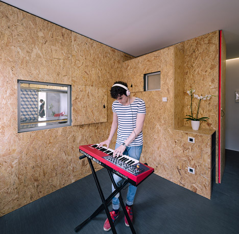 Pop-up House by TallerDE2 Architects