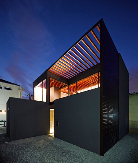 Pegola house in Japan by Apollo Architects