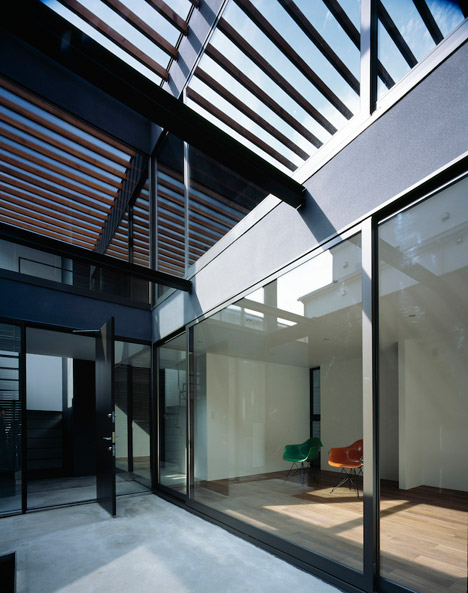 Pegola house in Japan by Apollo Architects