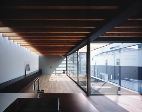Pegola house in Japan by Apollo Architects