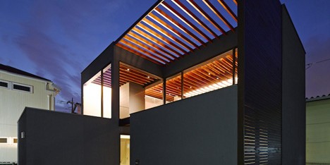 Pegola house in Japan by Apollo Architects