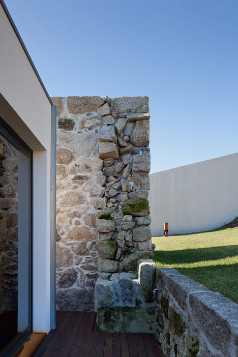 RM House in Felgueiras by FCC Arquitectura