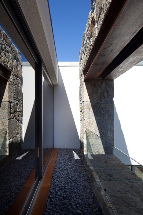 RM House in Felgueiras by FCC Arquitectura
