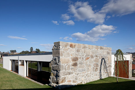 RM House in Felgueiras by FCC Arquitectura