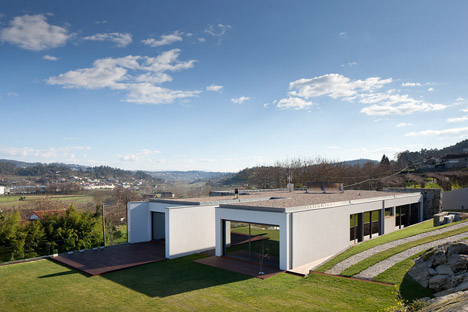 RM House in Felgueiras by FCC Arquitectura