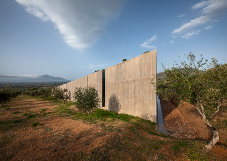 Residence in Megara by Tense Architecture Network