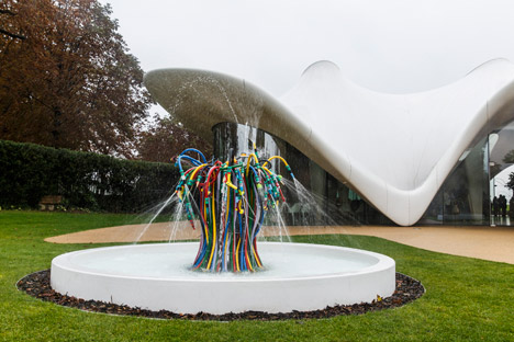 Serpentine Fountain by Bertrand Lavier