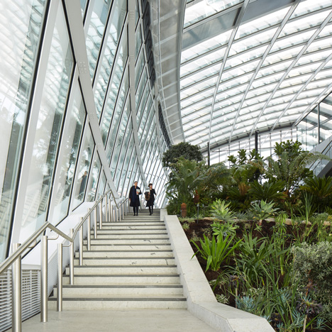Sky Garden opens at the top of Rafael Viñoly’s Walkie Talkie