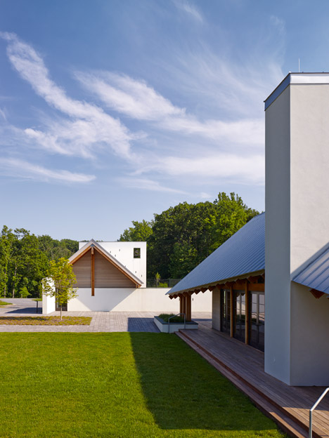 St. Ignatius Chapel by Dynerman Architects