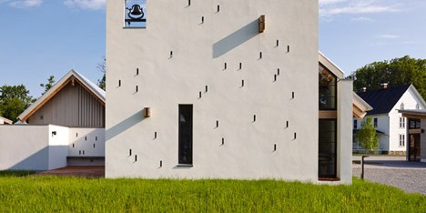 St. Ignatius Chapel by Dynerman Architects