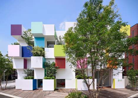 Sugamo Shinkin Bank by Emmanuelle Moureaux