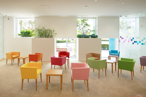 Sugamo Shinkin Bank by Emmanuelle Moureaux
