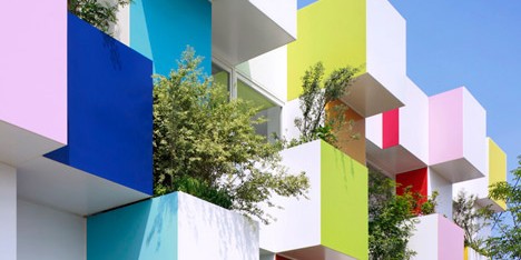 Sugamo Shinkin Bank by Emmanuelle Moureaux
