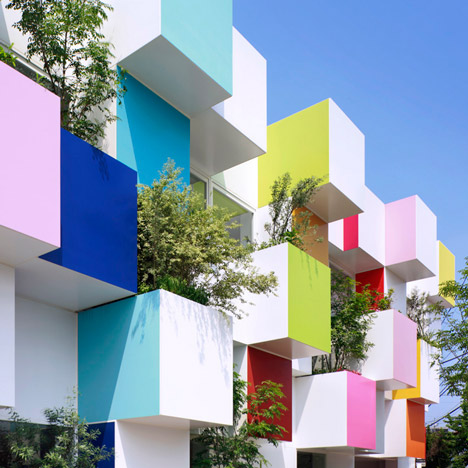 Sugamo Shinkin Bank by Emmanuelle Moureaux