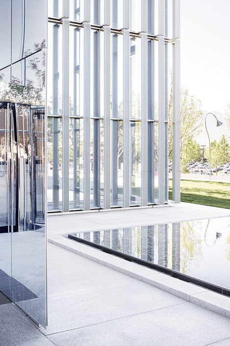 United-States-Courthouse-by-Thomas-Phifer-and-Partners_dezeen_468_17