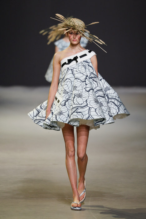Viktor&Rolf haute couture Spring Summer 2015 Paris Fashion Week