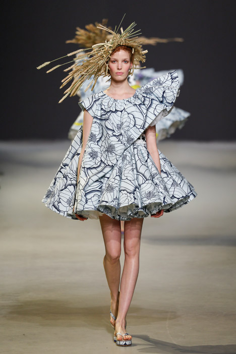 Viktor&Rolf haute couture Spring Summer 2015 Paris Fashion Week