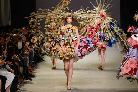 Viktor&Rolf haute couture Spring Summer 2015 Paris Fashion Week