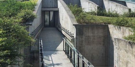 Waterfront restaurant by Pro-Form Architects