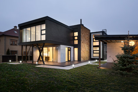 Buddys-house-by-Mahno_dezeen_468_0