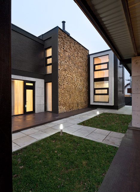 Buddys-house-by-Mahno_dezeen_468_2