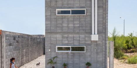 Casa Caja by Comunidad Vivex, S-AR