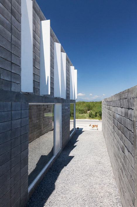 Casa Caja by Comunidad Vivex, S-AR