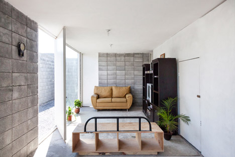 Casa Caja by Comunidad Vivex, S-AR