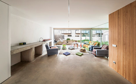Casa Migdia by SAU Taller de Arquitectura