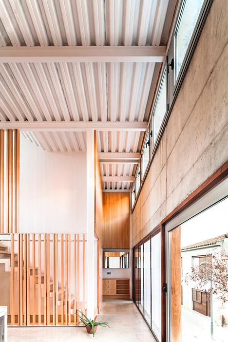 Casa Migdia by SAU Taller de Arquitectura