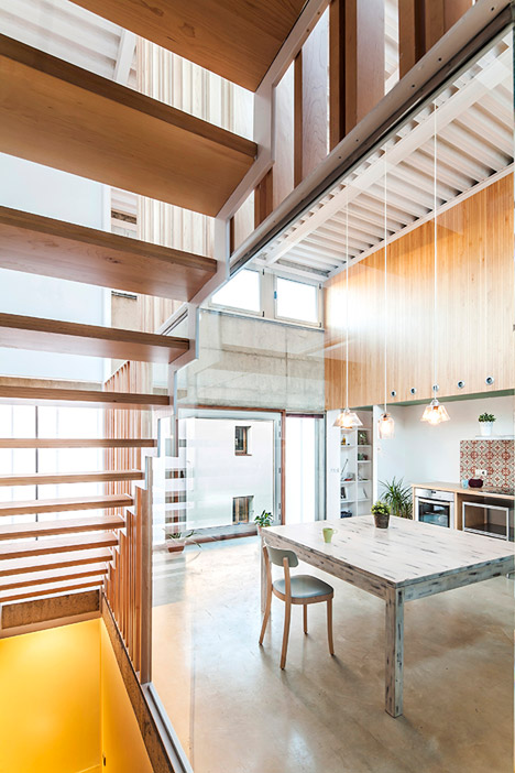 Casa Migdia by SAU Taller de Arquitectura