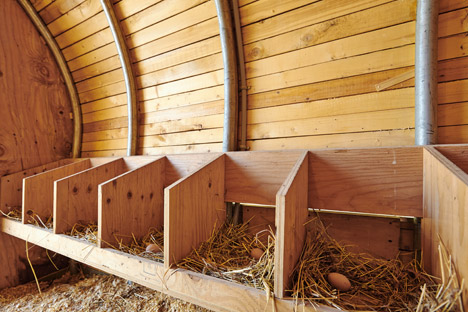 Chicken-Coop-by-Architecture-Research-Office_dezeen_468_5