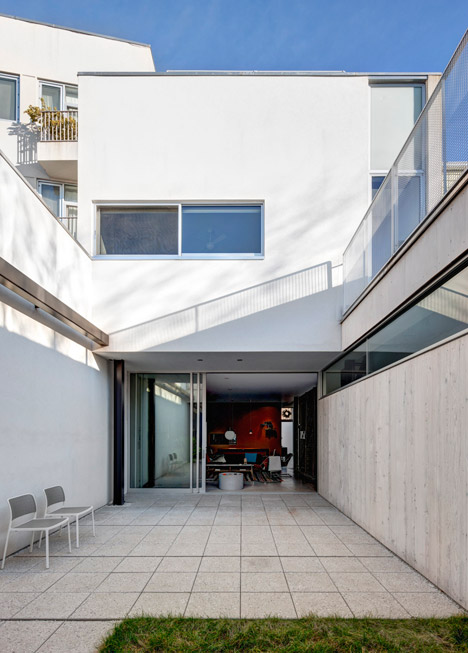 Courtyard House by Philippe Baumann