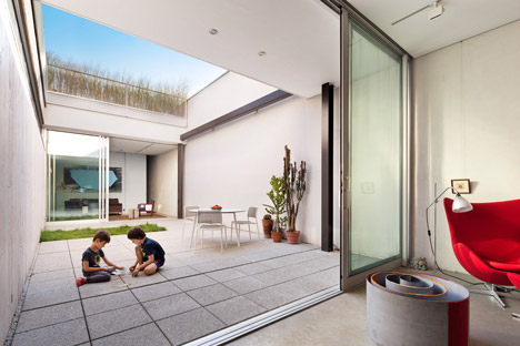 Courtyard House by Philippe Baumann