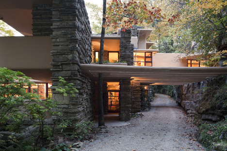 Frank-Lloyd-Wright-Fallingwater_dezeen_468_1