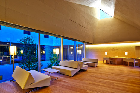 Garden Terrace Nagasaki Royal Terrace hotel building by Kengo Kuma