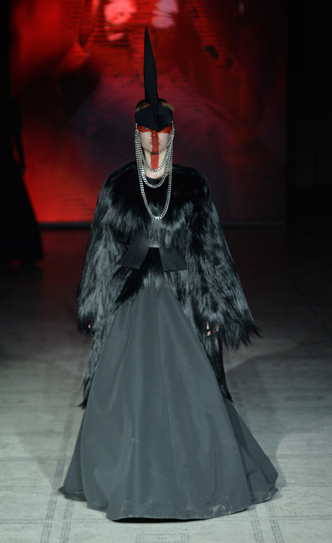 Gareth Pugh Autumn Winter 2015 at London Fashion Week
