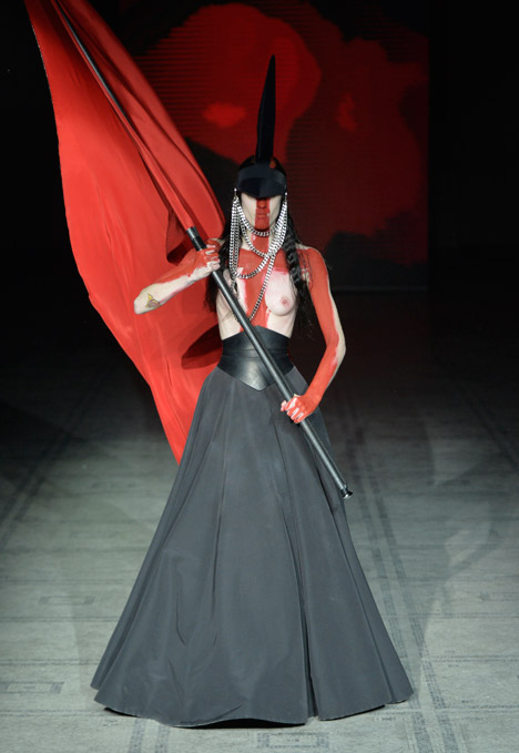Gareth Pugh Autumn Winter 2015 at London Fashion Week