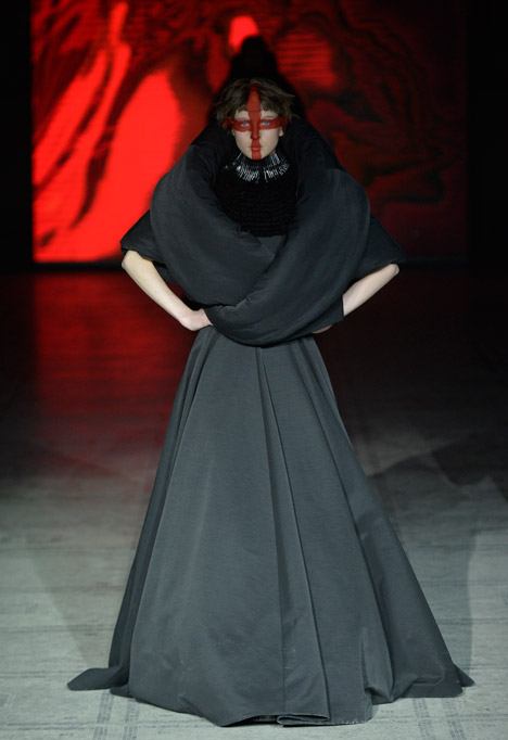 Gareth Pugh Autumn Winter 2015 at London Fashion Week