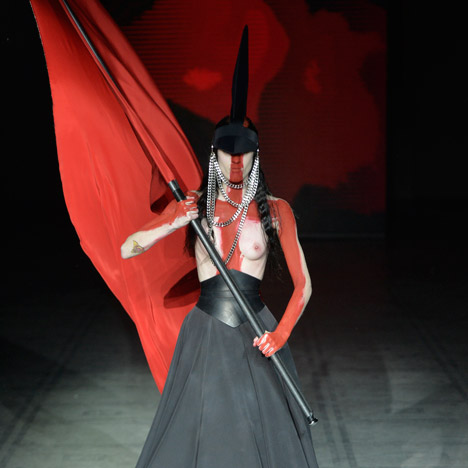 Gareth Pugh Autumn Winter 2015 at London Fashion Week