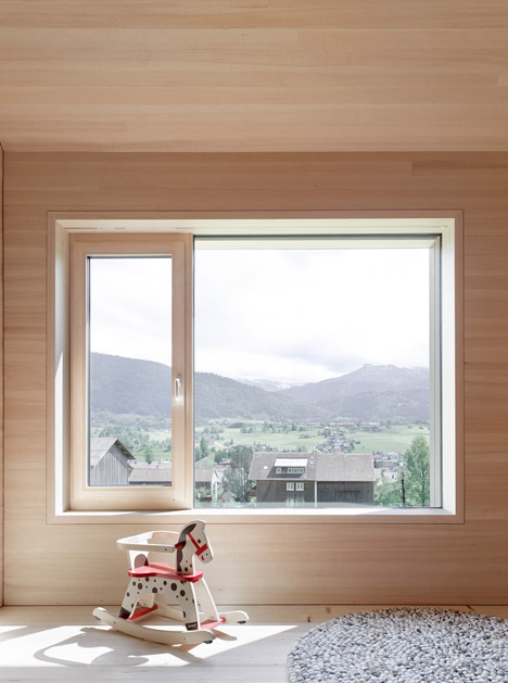 Haus-Fur-Julia-Und-Bjorn-by-Innauer-Matt-Architekten_dezeen_468_10