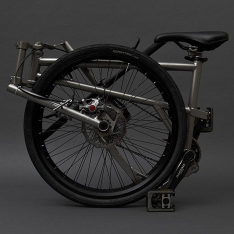 Helix-folding-bicycle-by-Peter-Boutakis_dezeen_468_3