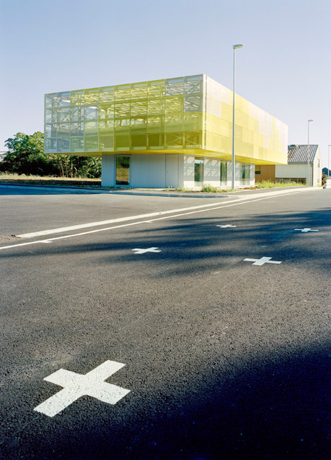 School extension at Coulommiers by Ateliers O-S Architectes