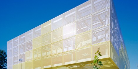 School extension at Coulommiers by Ateliers O-S Architectes