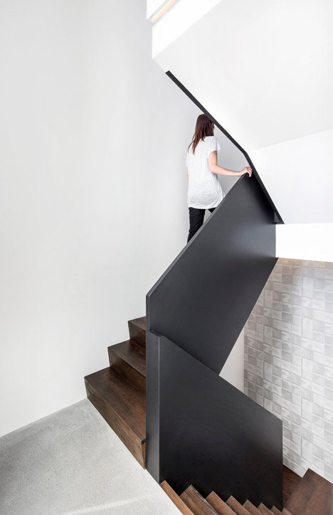 Holy Cross House by Thomas Balaban Architecte